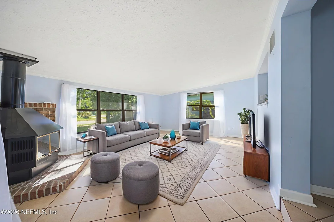 Photo of 431 VALDERIA Drive