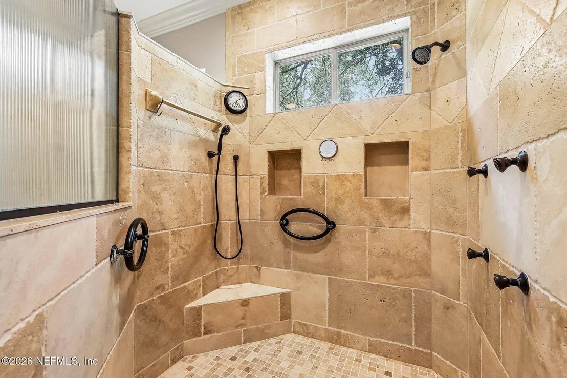 Photo of 4002 LA VISTA Circle