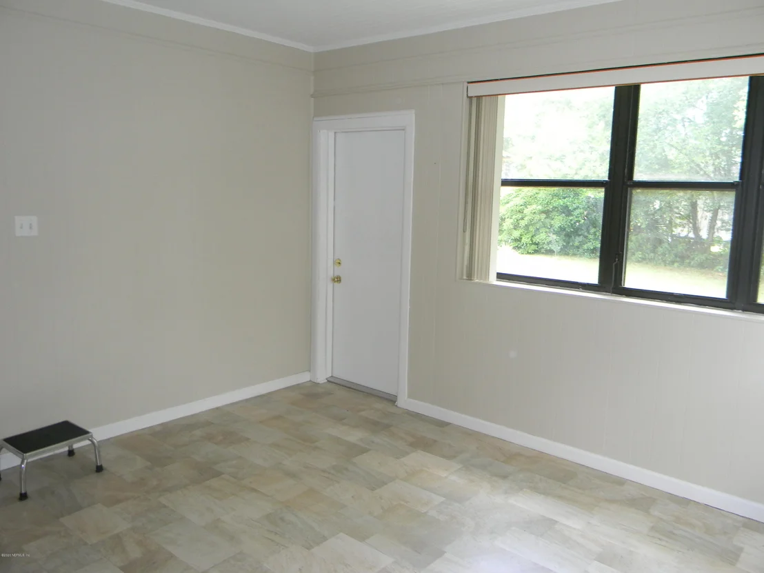 Photo of 1433 HARBOR OAKS Road