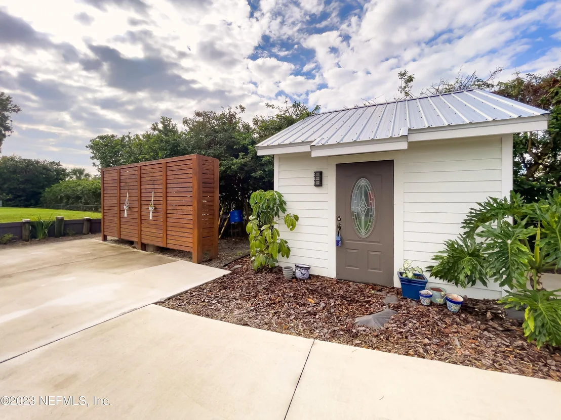 Photo of 837 COUNTY ROAD 13 S