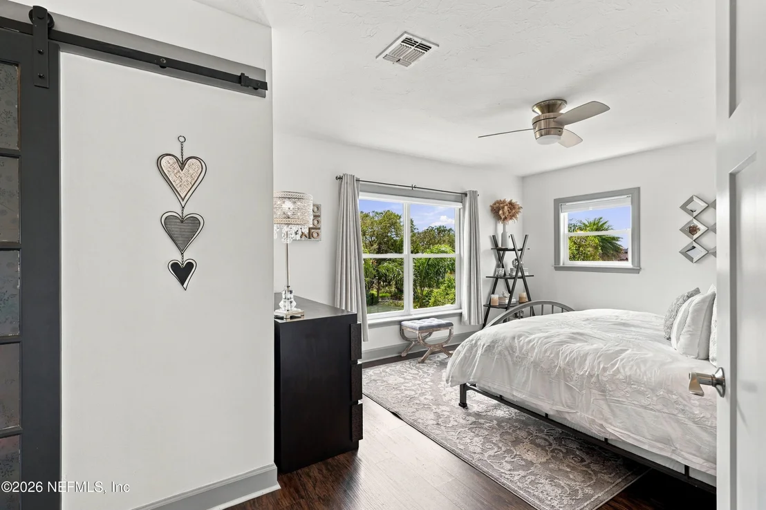Photo of 500 TURNBERRY Lane
