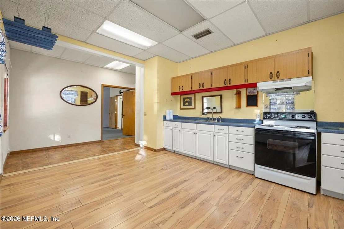 Photo of 10 CENTRAL Avenue