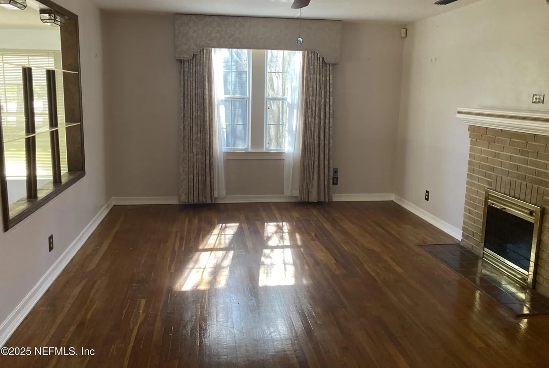 Photo of 1334 MURRAY Drive