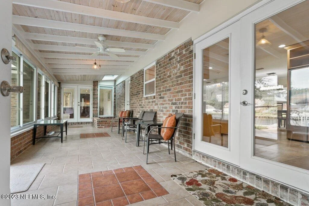 Photo of 241 OAK Drive S
