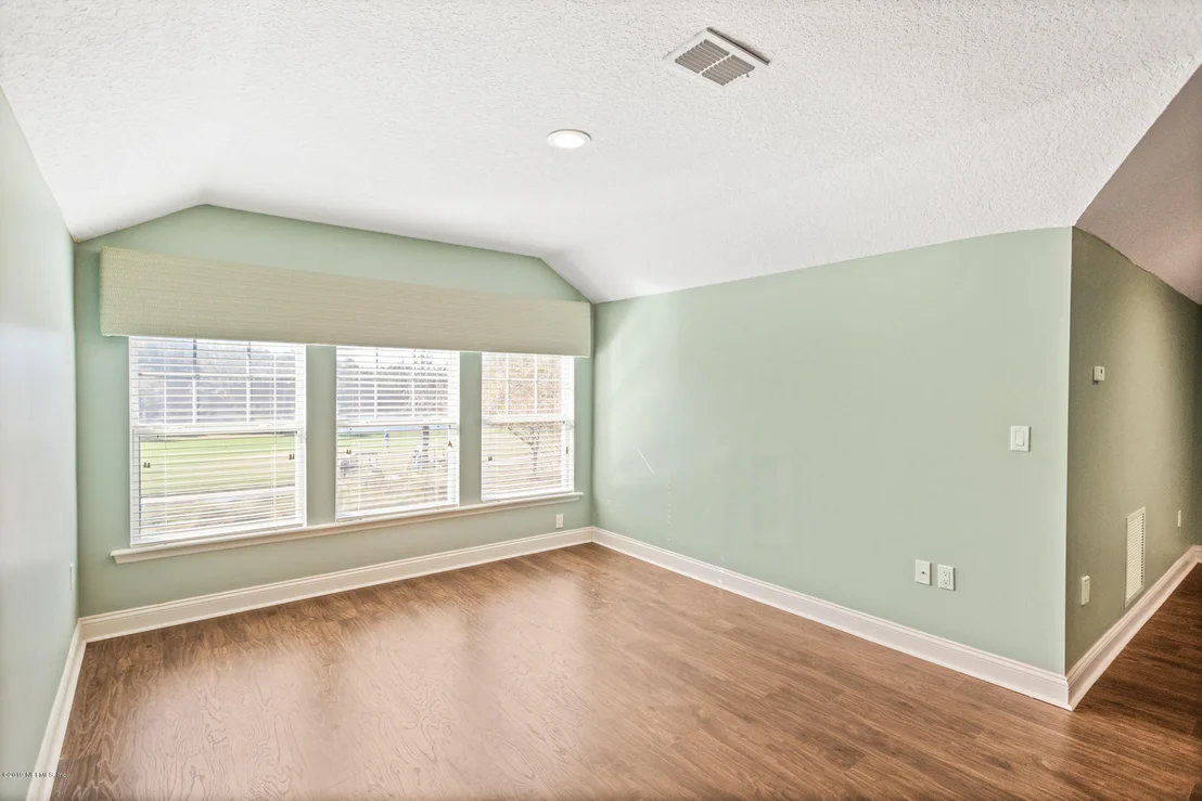 Photo of 821 EAGLE POINT Drive