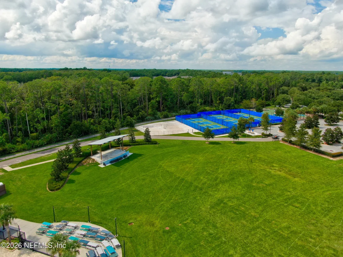 Photo of 294 WOOD POND Loop