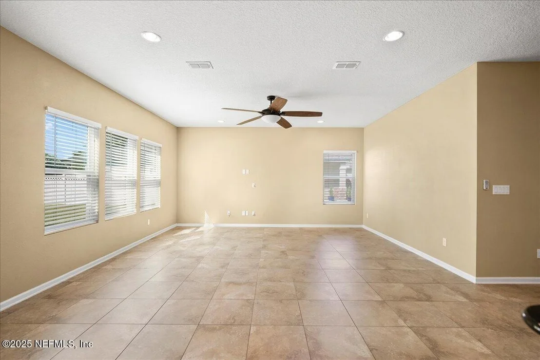 Photo of 529 DEERCROFT Lane
