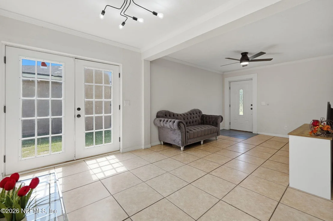 Photo of 5684 MAVERICK Road