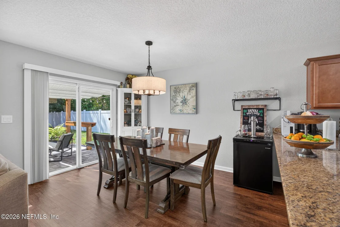 Photo of 6983 LORIS Lane