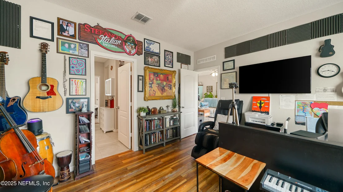 Photo of 122 BRYBAR Drive