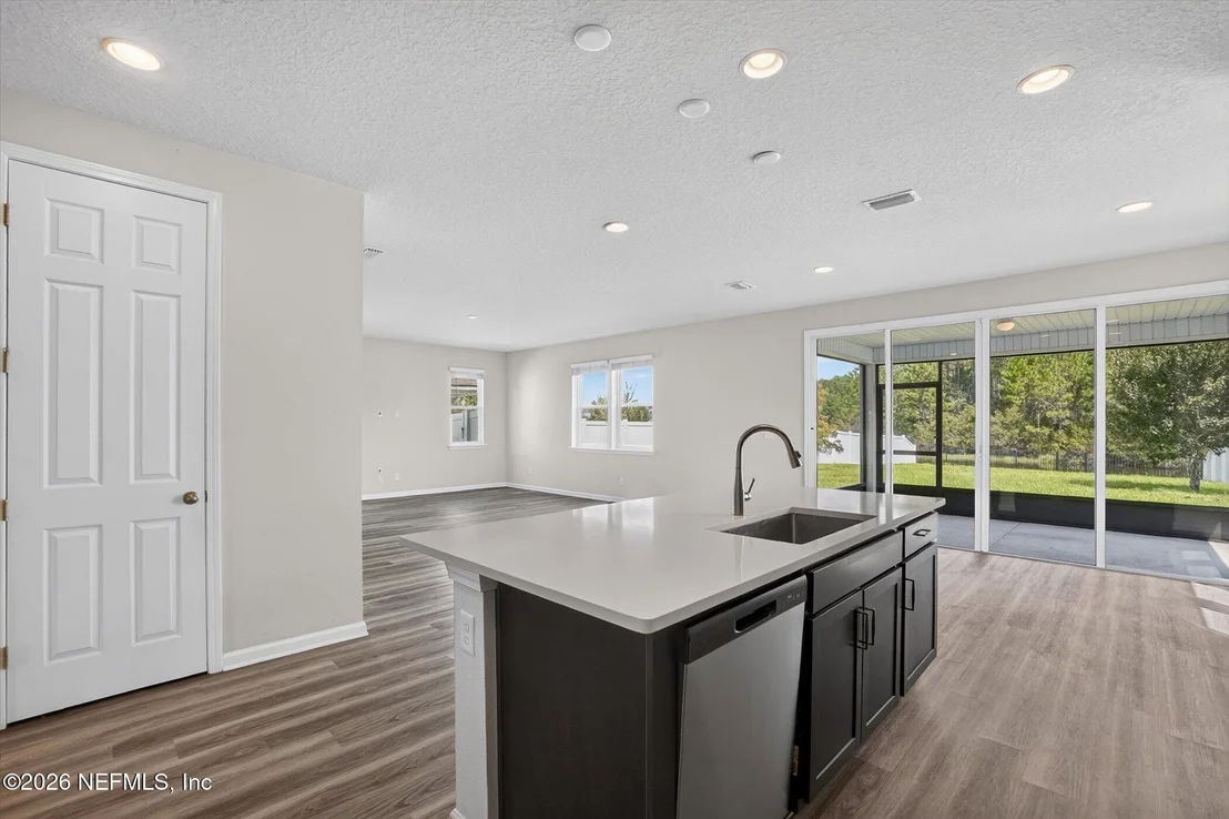Photo of 4564 PINE RIDGE Parkway
