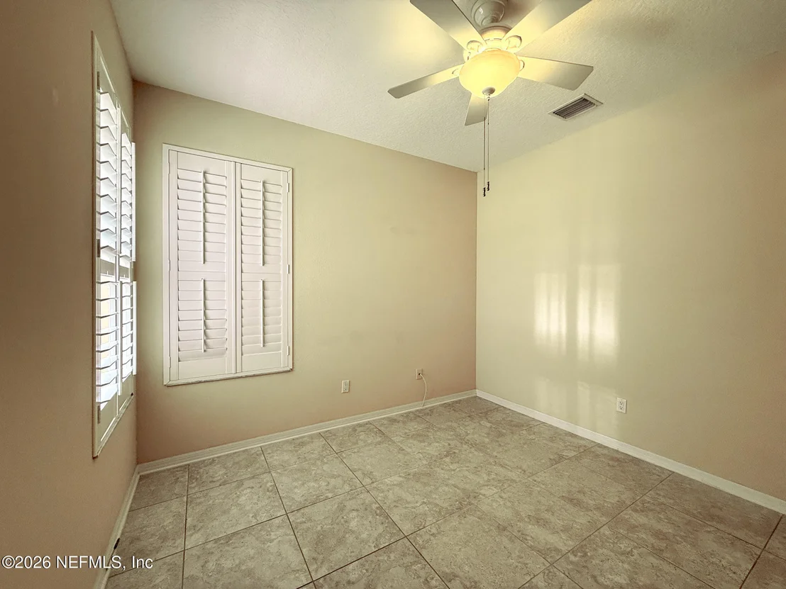 Photo of 5 ROYALE Lane