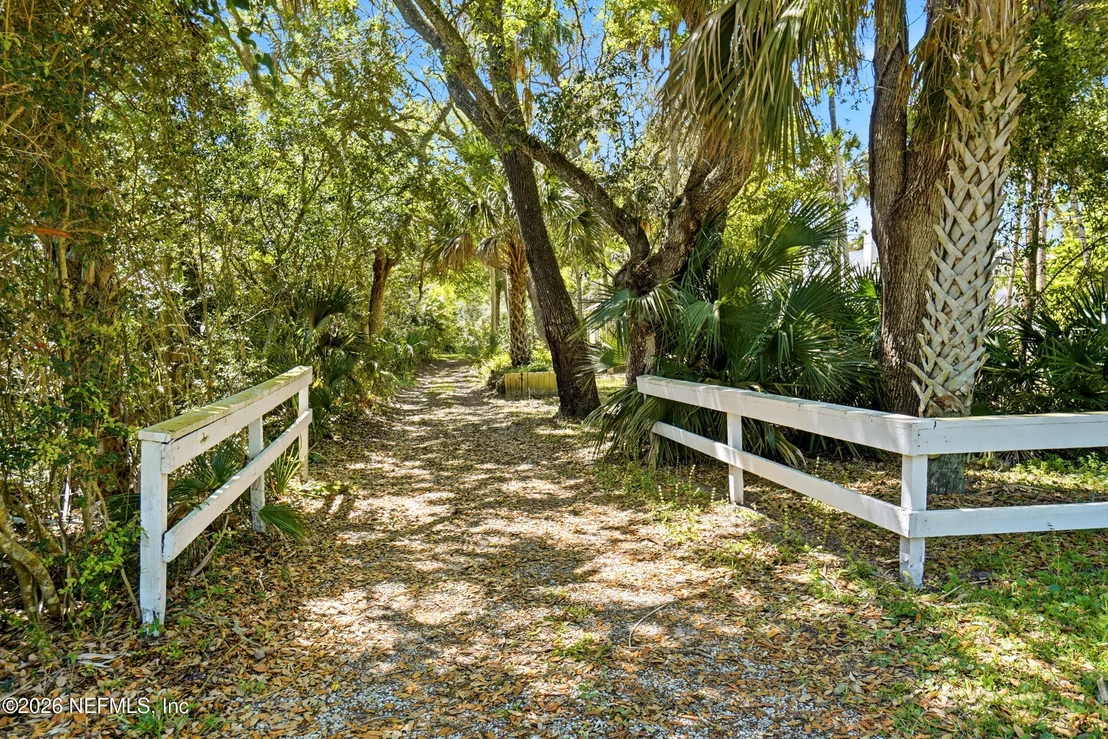 Photo of 2428 SEMINOLE Road