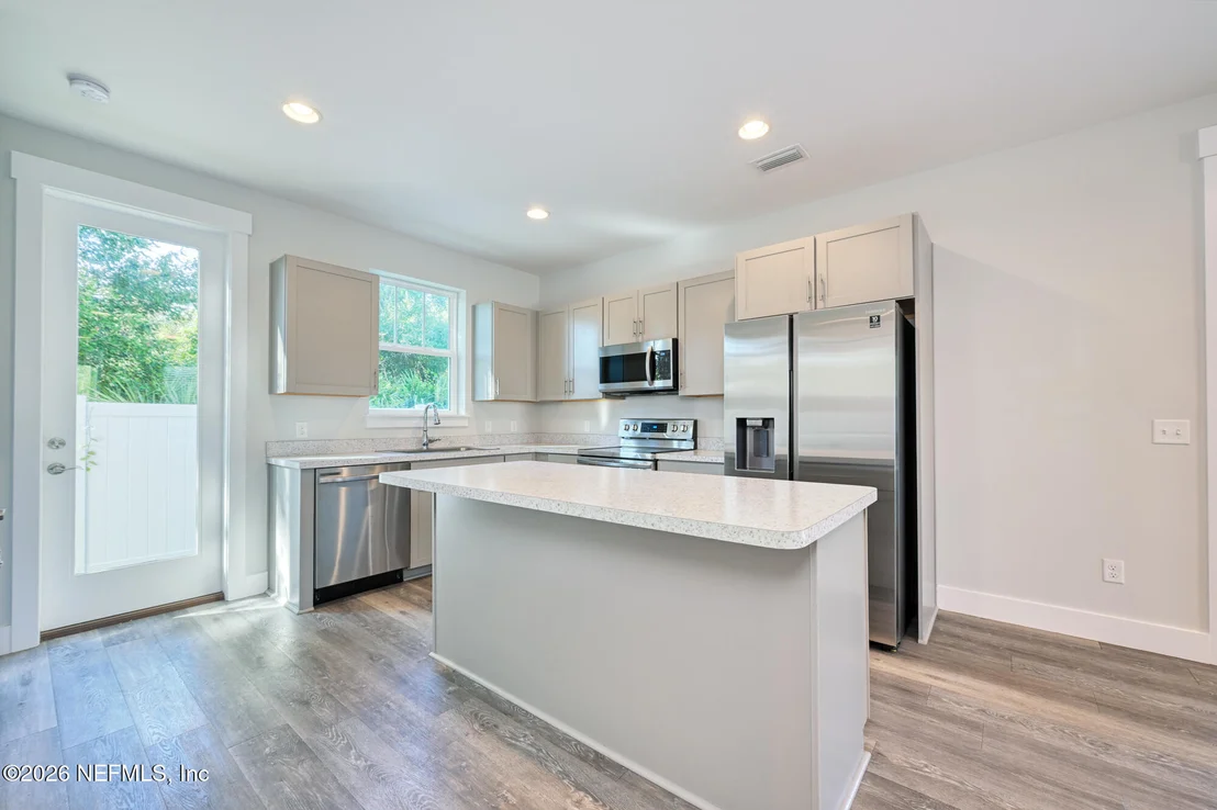 Photo of 135 DA VINCI Boulevard