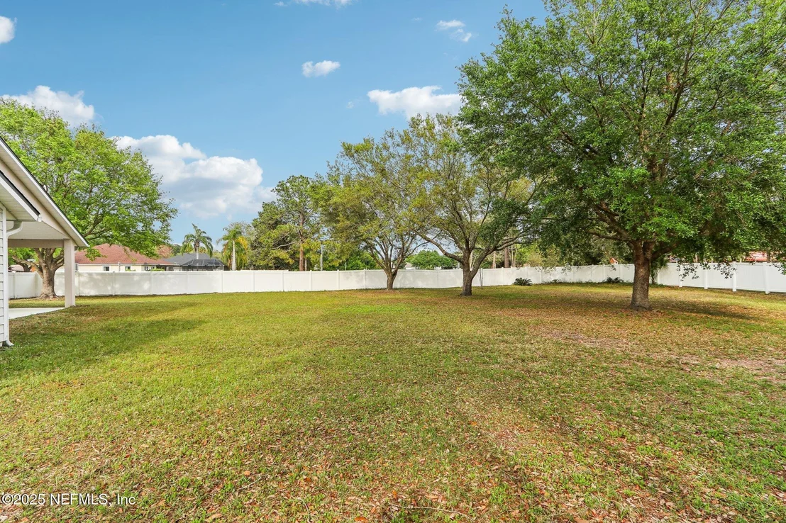 Photo of 200 NOTTINGHAM Drive W