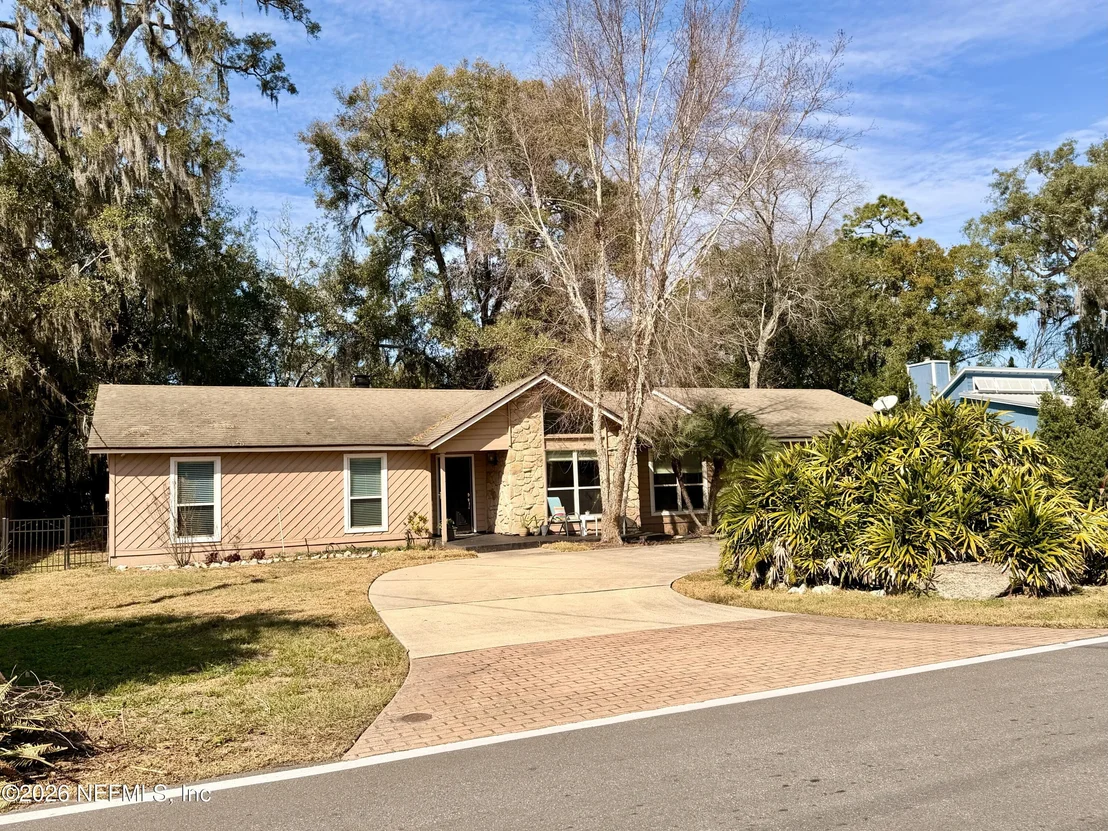 Photo of 2857 BEAUCLERC Road