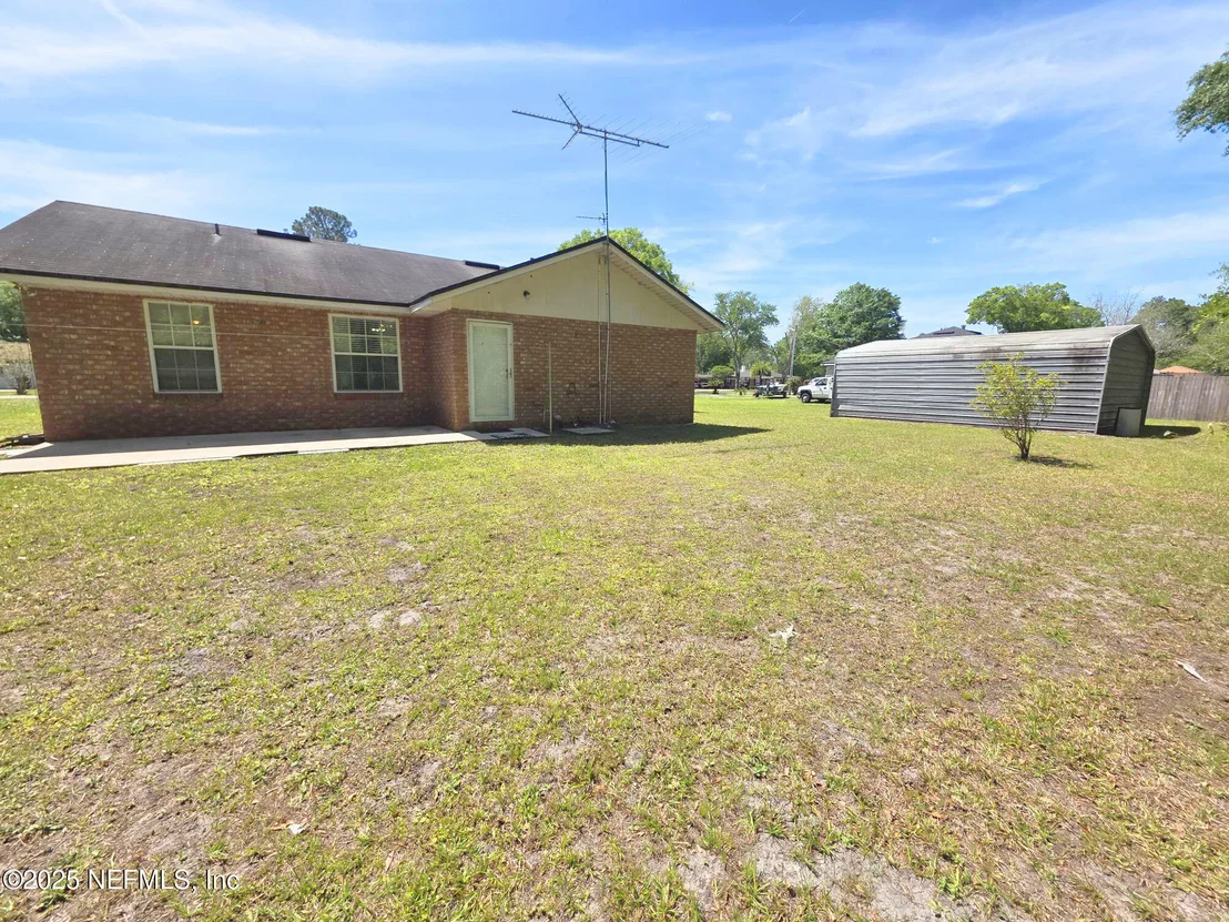 Photo of 231 3RD (INCLUDES ADJACENT LOT) Street W