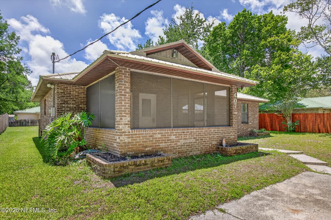 Photo of 407 POMONT Avenue