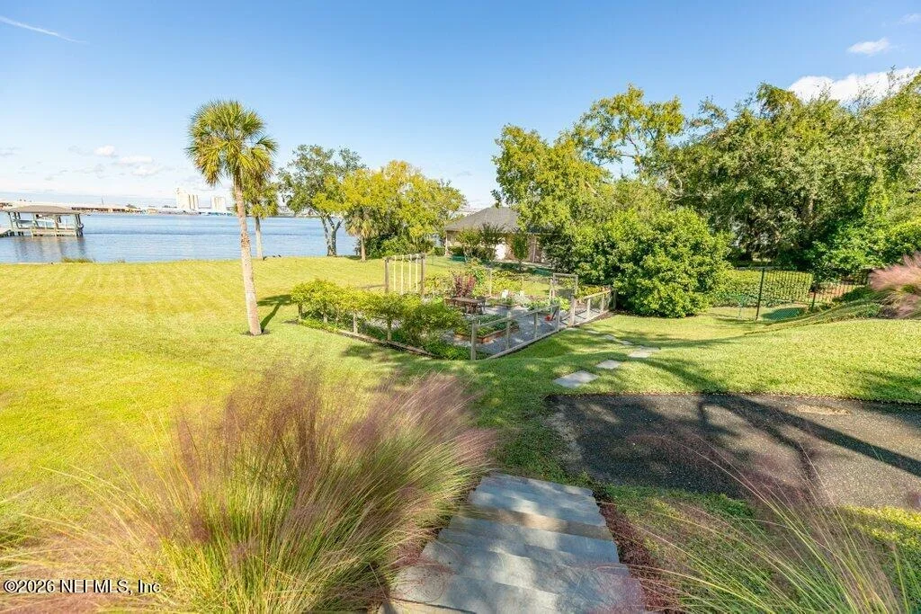 Photo of 4626 RIVER POINT Road W