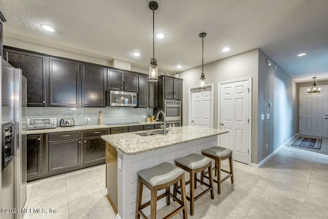 Photo of 214 PLAZA DEL RIO Drive