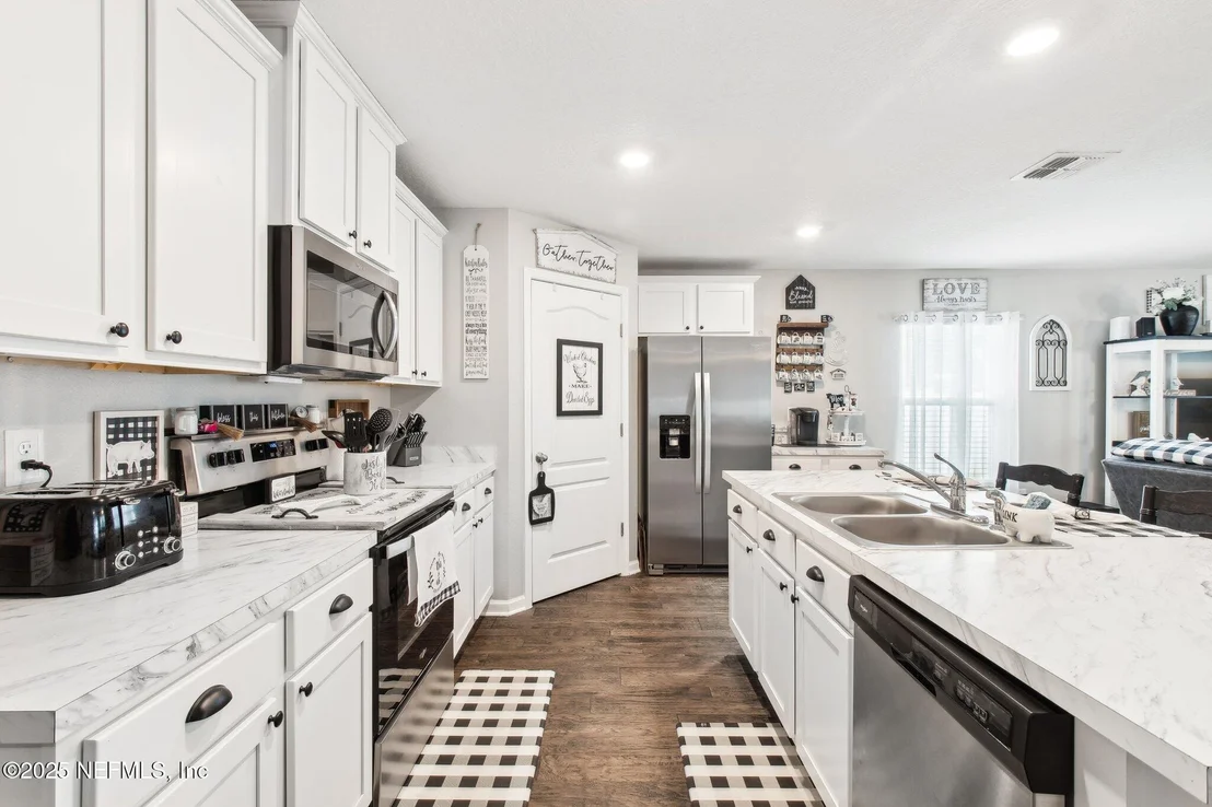Photo of 17 BIRCHFIELD Place