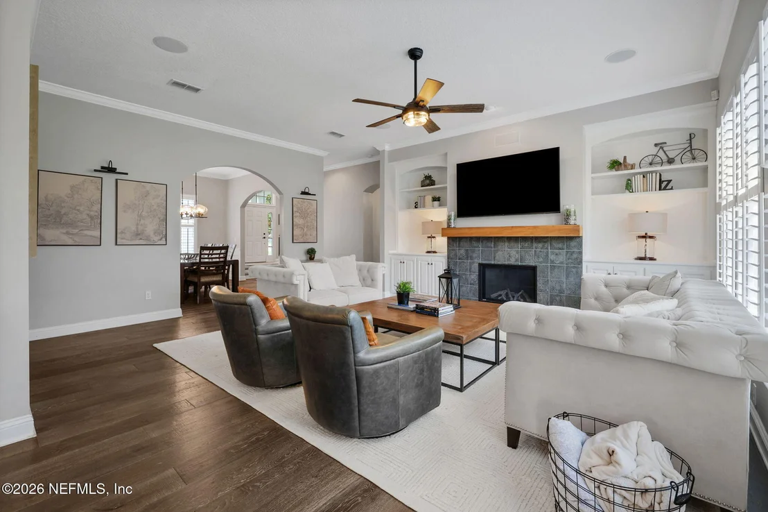 Photo of 1005 MEADOW VIEW Lane