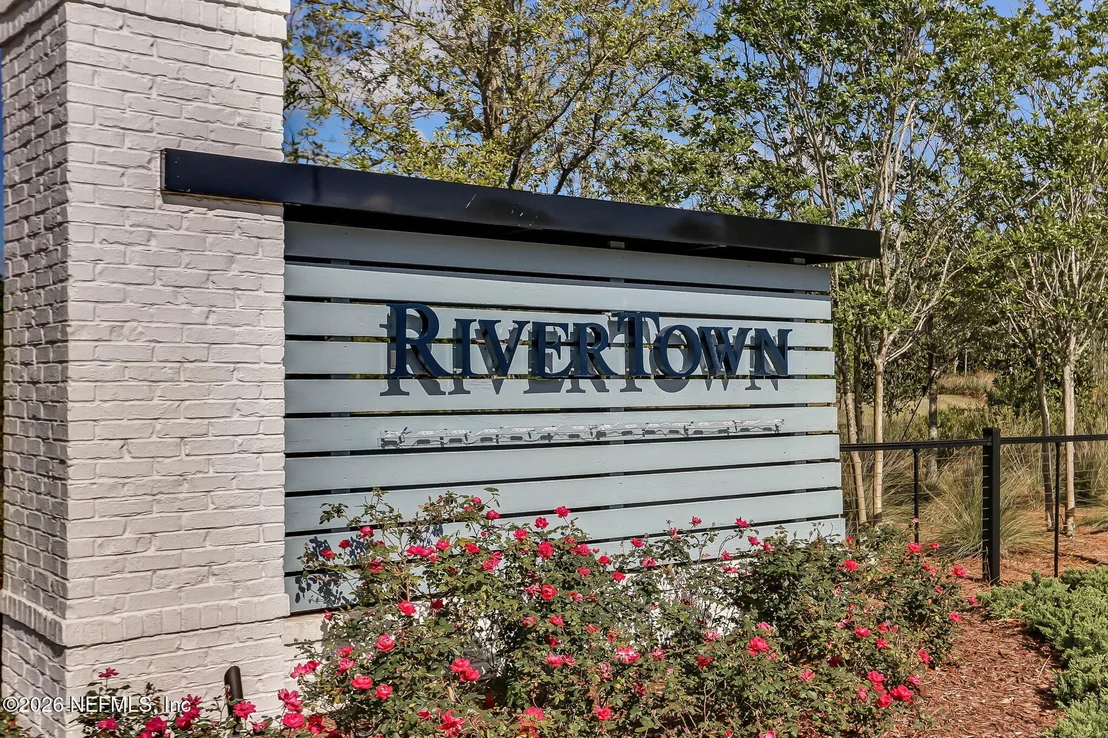 Photo of 225 CLOVERBROOK Road