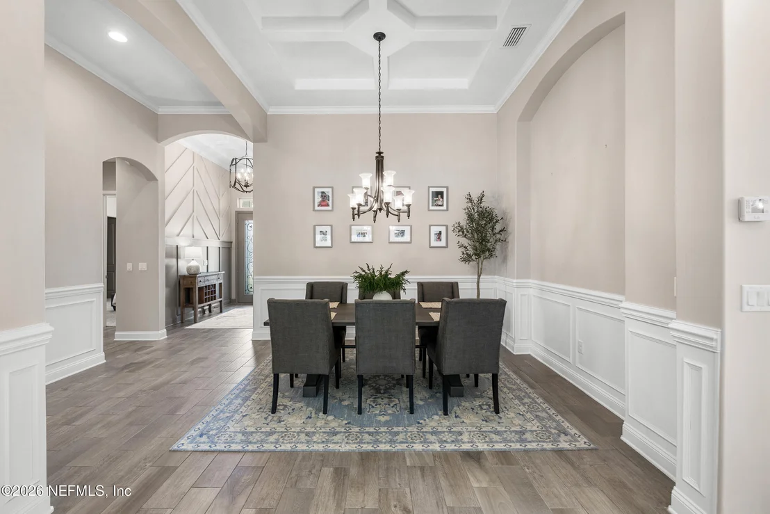 Photo of 447 GLENNEYRE Circle