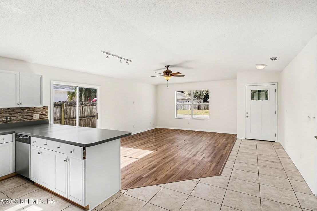 Photo of 2898 N 10TH Street