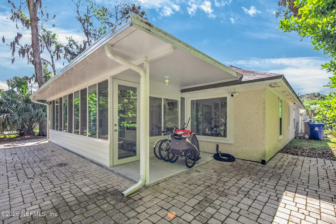 Photo of 104 OAK VIEW Circle