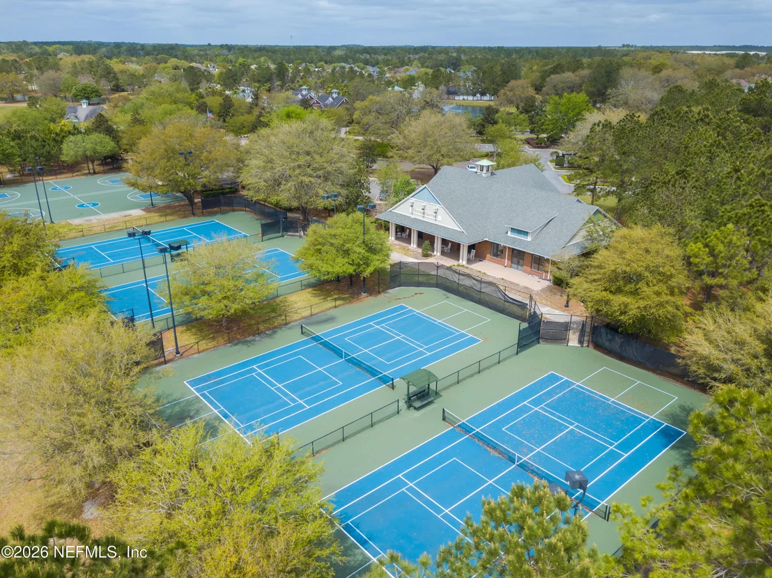 Photo of 1019 MOOSEHEAD Drive