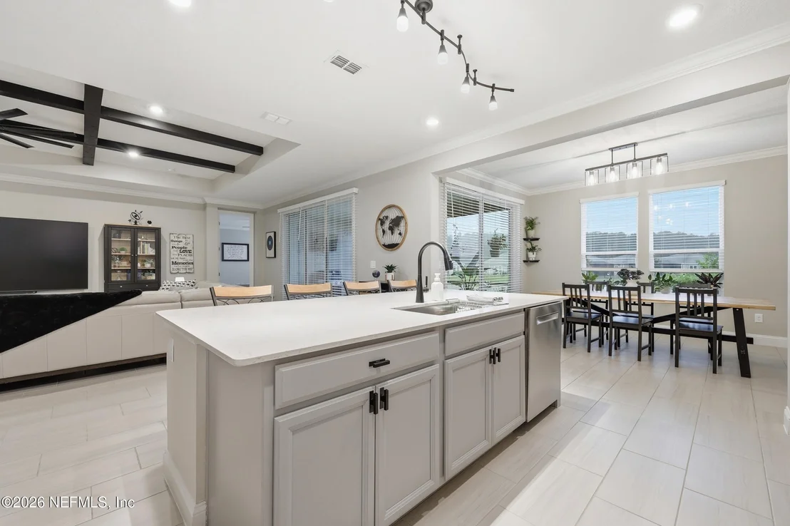 Photo of 392 BRYBAR Drive