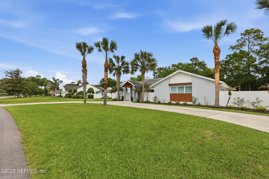 Photo of 8071 PINE LAKE Road