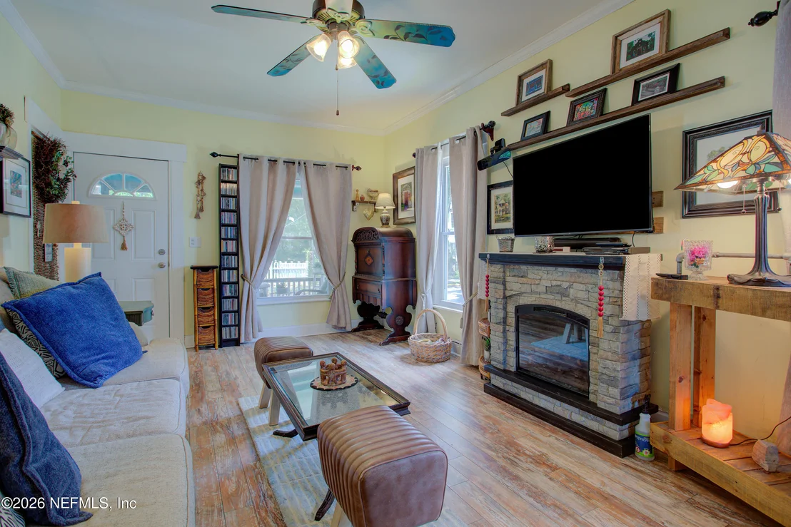 Photo of 9 ARENTA Street