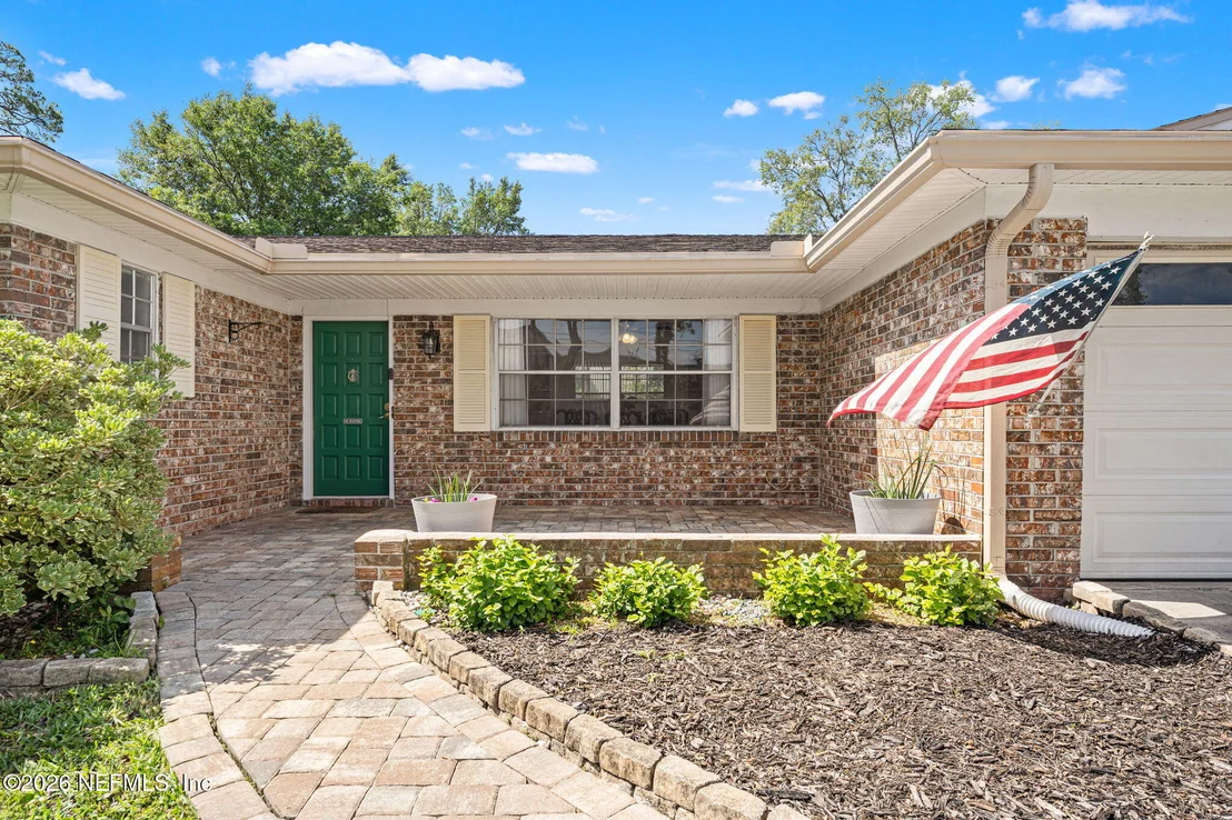 Photo of 1661 BARTLETT Avenue