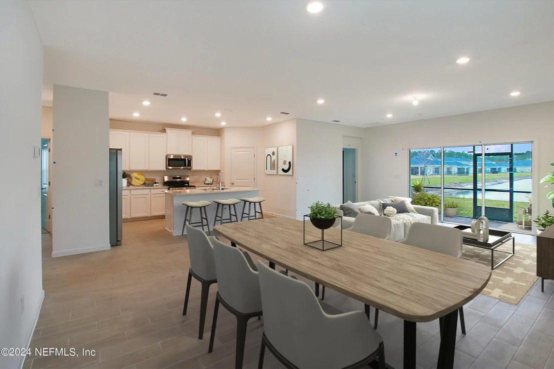 Photo of 609 SUPERIOR Boulevard