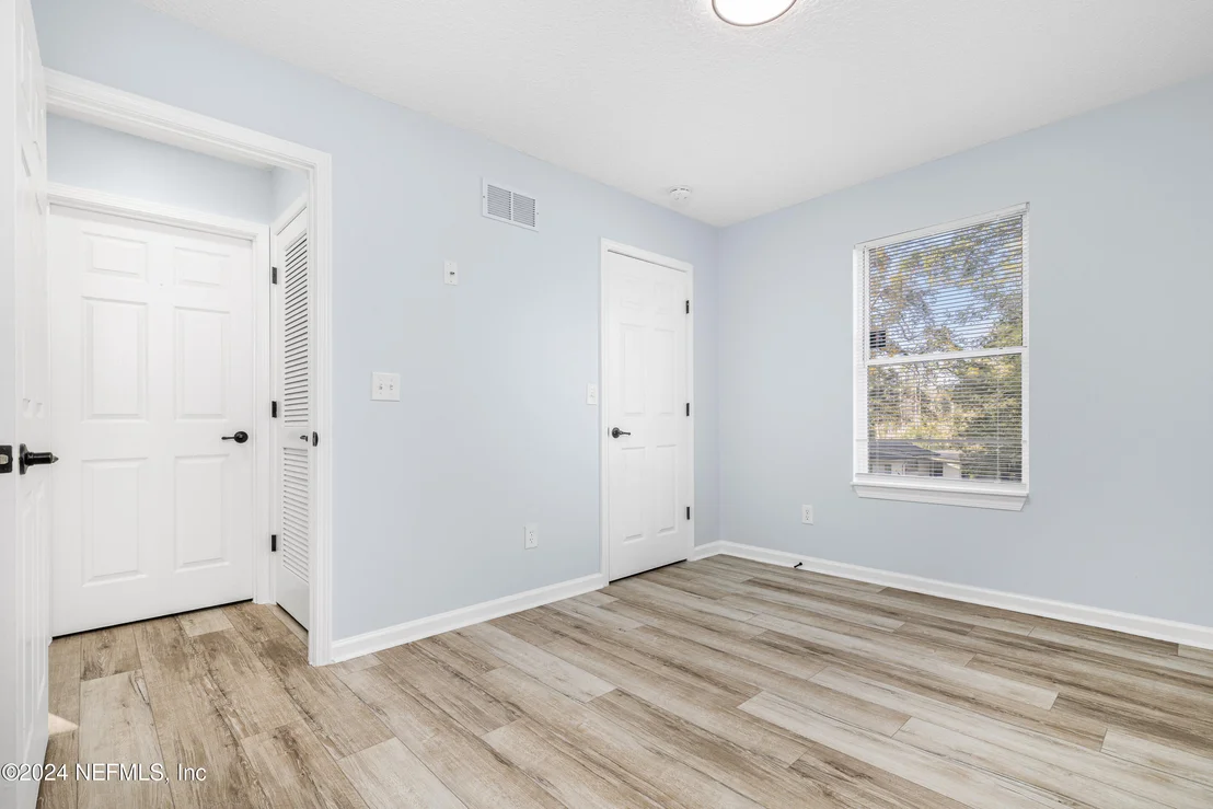 Photo of 498 ARLINGTON Road N