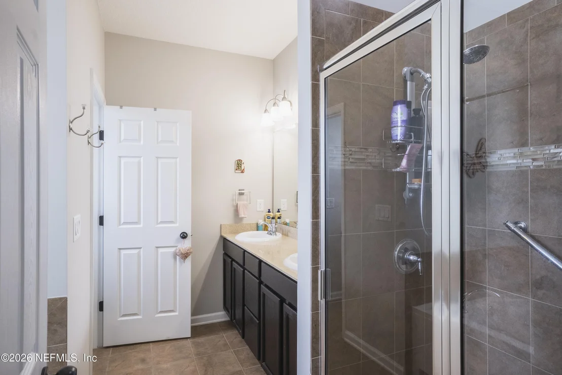 Photo of 7002 AZALEA GROVE Drive