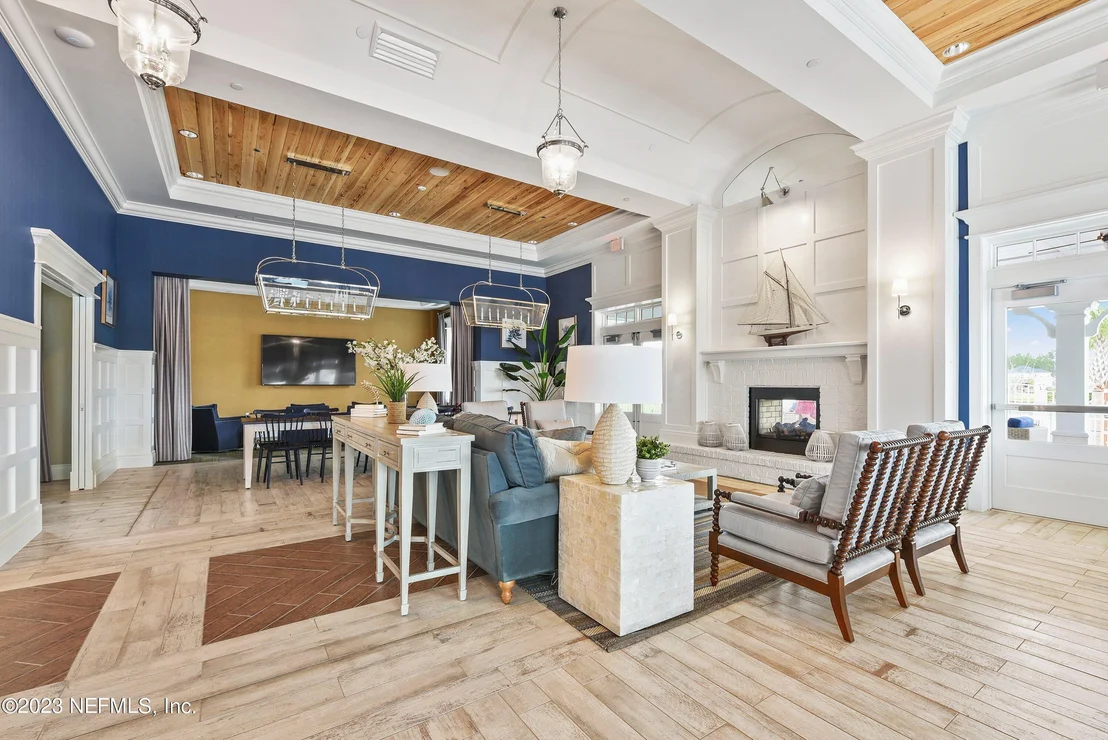 Photo of 162 LOMOND Court