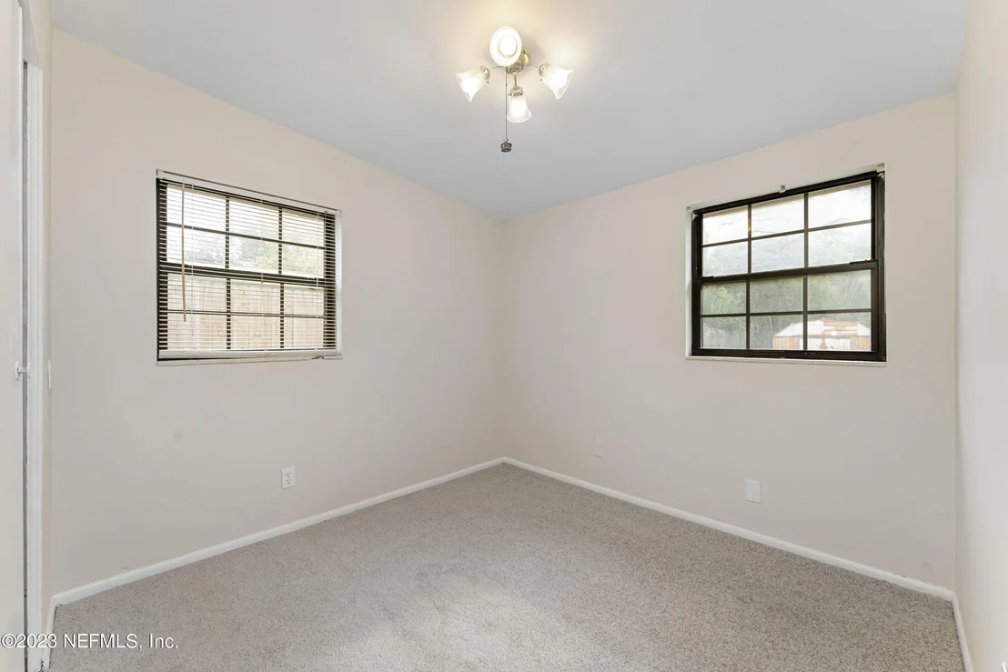 Photo of 7520 N RIDGEWAY Road