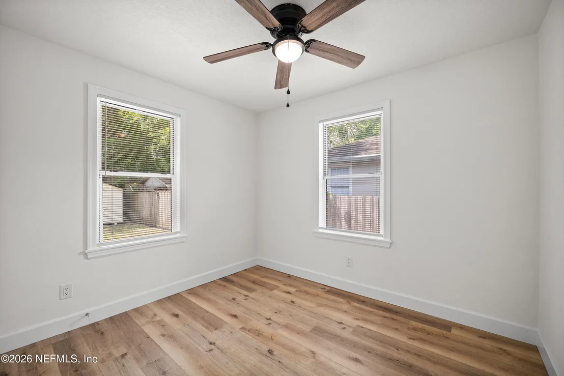 Photo of 4560 CRESCENT Street
