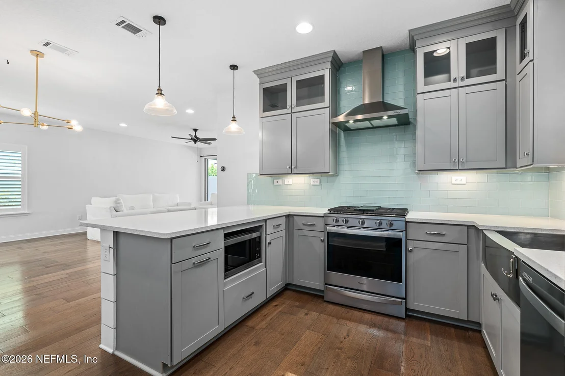 Photo of 27 SAINT BARTS Avenue