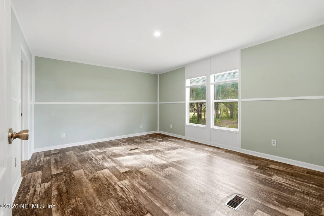 Photo of 187 LAKEVIEW Drive