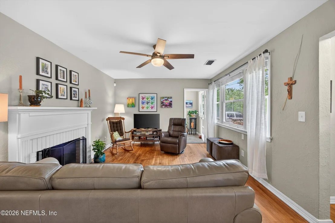 Photo of 1573 CHARON Road