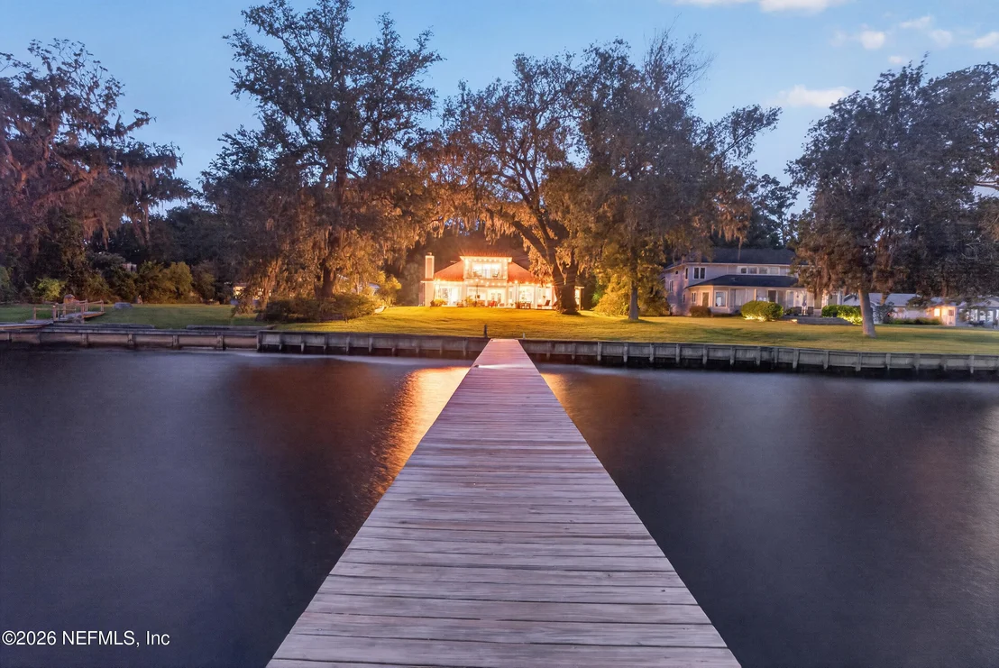 Photo of 239 RIVER Road