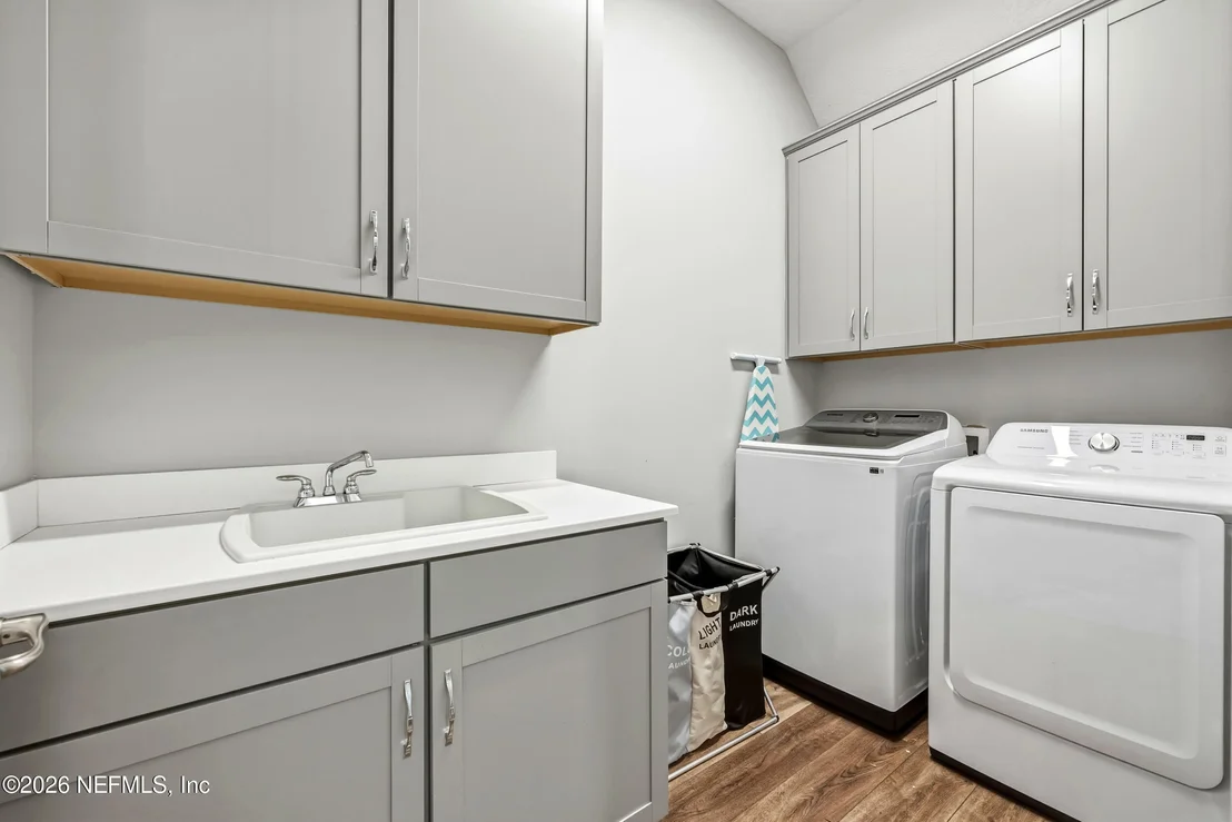 Photo of 383 PINE HAVEN Drive
