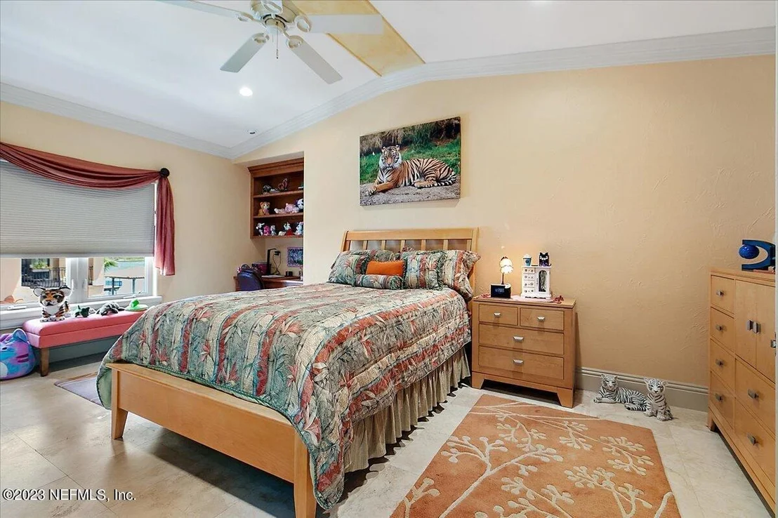 Photo of 1261 DELFINO Drive
