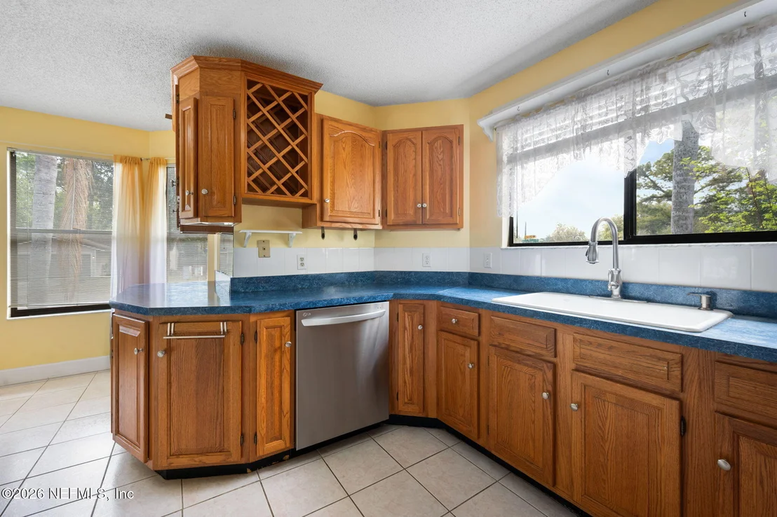 Photo of 8121 MORRISTOWN Trail