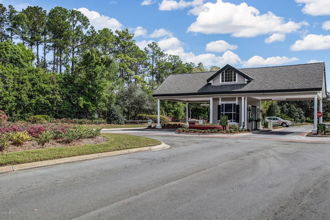Photo of 8128 SUFFIELD Court
