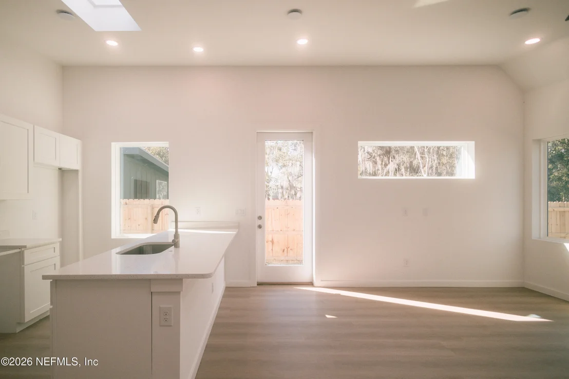 Photo of 576 WOODLAWN Road